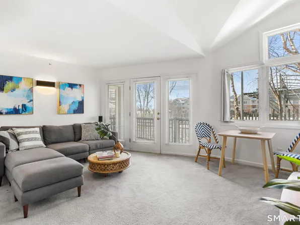 3250 Fairfield Avenue APT 302, Bridgeport, CT 06605