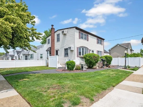 14 Brenner Avenue, Bethpage, NY 11714