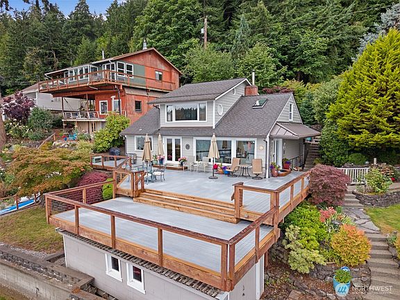 3rd image of 4923 Sunrise Beach Road NW