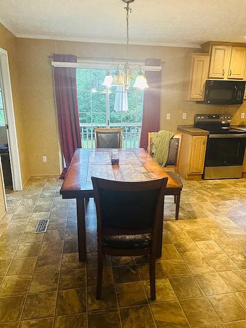 3 bed, 1568 sqft, $1,600 — Photo 4