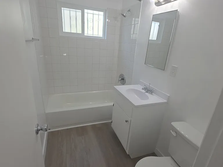 12316 Pacific Ave #4 — Photo 11