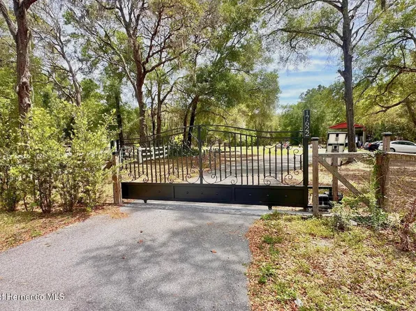 17622 Caufield Rd, Spring Hill, FL 34610