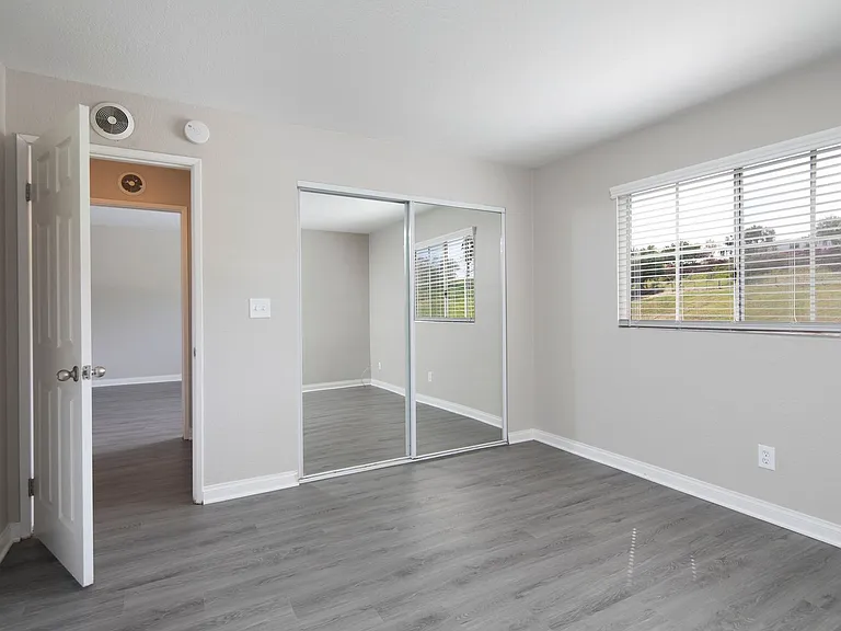 Willow Creek Apartments — Photo 34