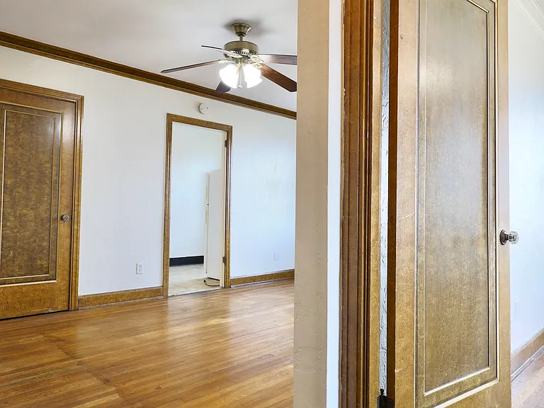 Apartments On Academy — Photo 19