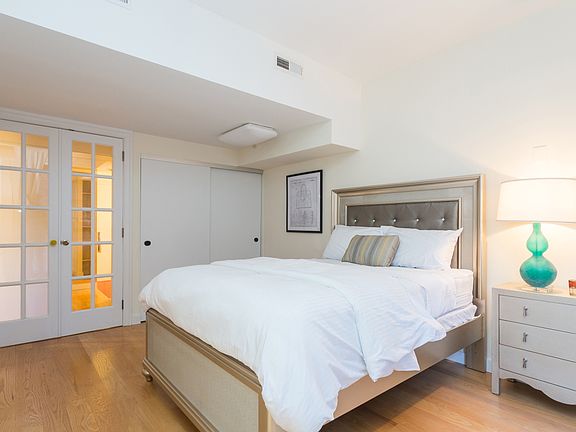 4th image of 253-263 W 73rd St #4J
