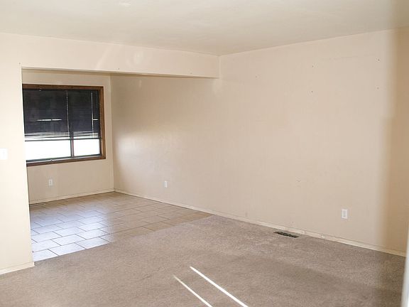 3rd image of 1105 E 16th St