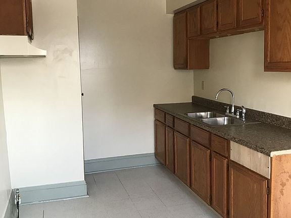 4th image of 3240 W 98th St APT 7