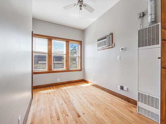 4th image of 2042 W Chicago Ave #2F
