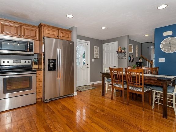 5th image of 38 Watson St
