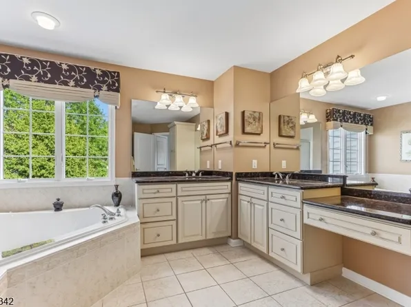 62 Hickory Hill Blvd #2001, Totowa Boro, NJ 07512