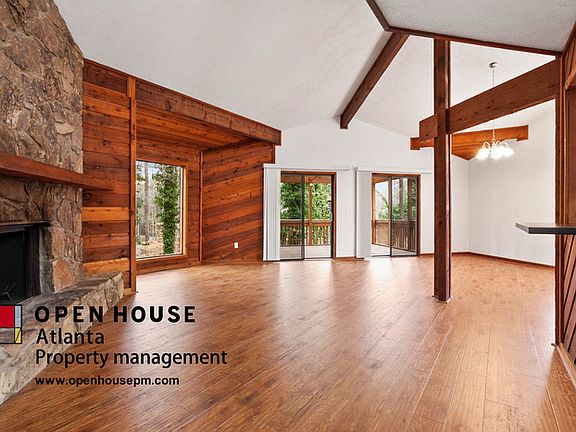 2nd image of 2580 Kingsley Dr NE
