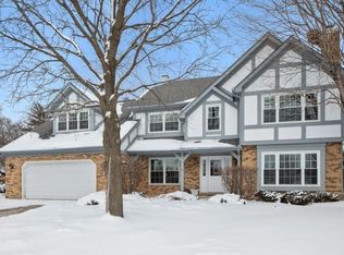 1761 Mustang Ct, Wheaton, IL 60189