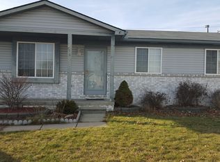 25521 Lehner Ct, Roseville, MI 48066