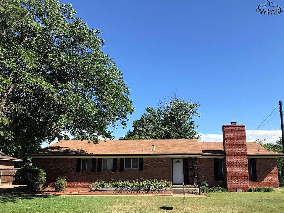 1st image of 4915 Lake Park Dr