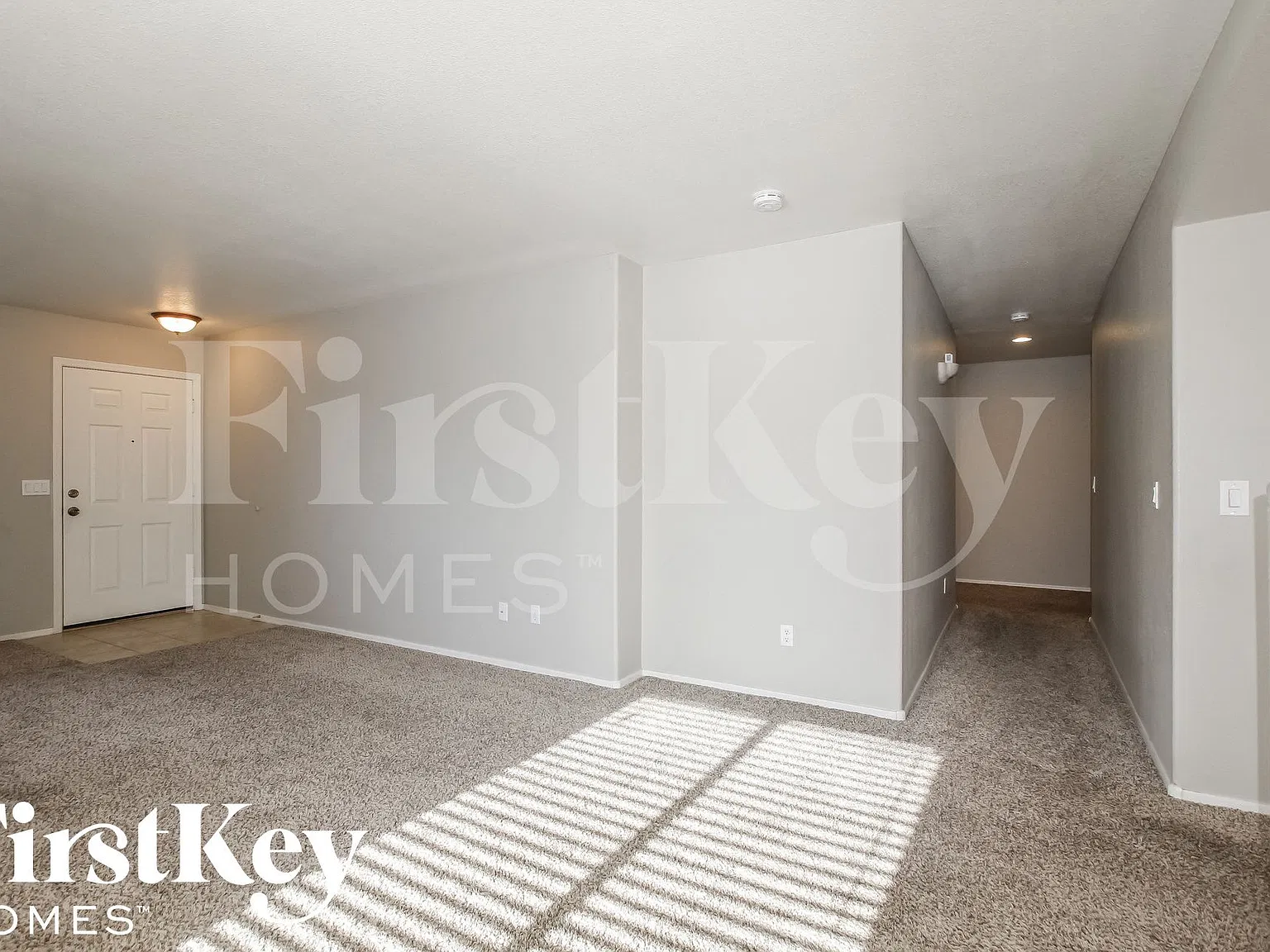 3 bed, 2.0 bath, 1600 sqft, $1,860 — Photo 3