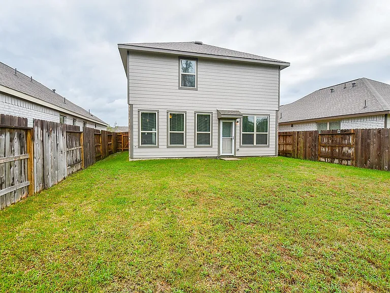 22707 Bolanzo Ln — Photo 25
