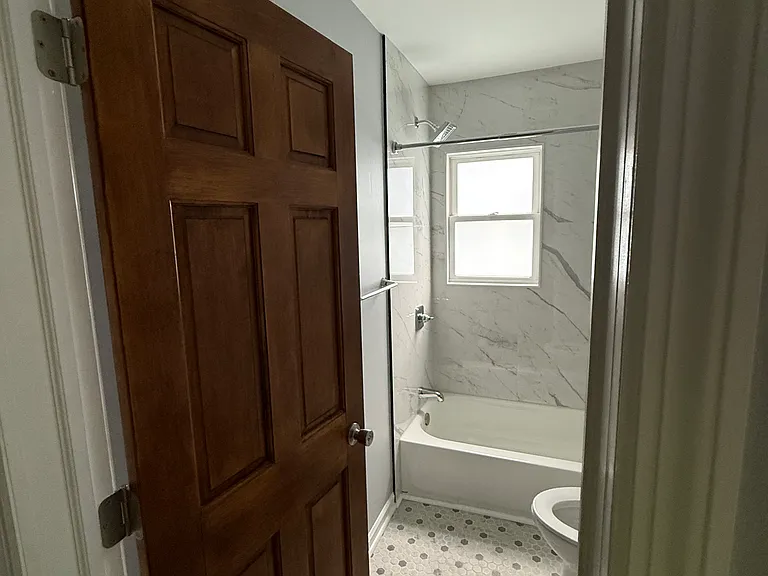 2041 Glenridge Dr — Photo 8