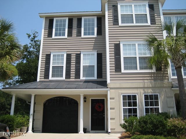 Gorgeous 3bd/3ba with 2 car garage!