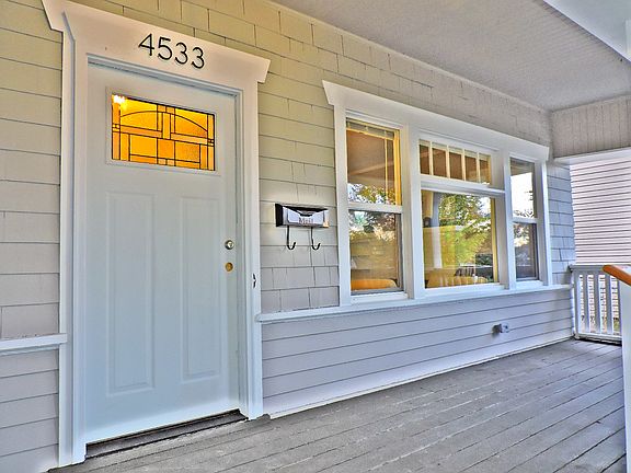 3rd image of 4533 Tacoma Ave S