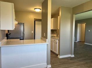 1603 Reckinger Rd #303, Aurora, IL 60505