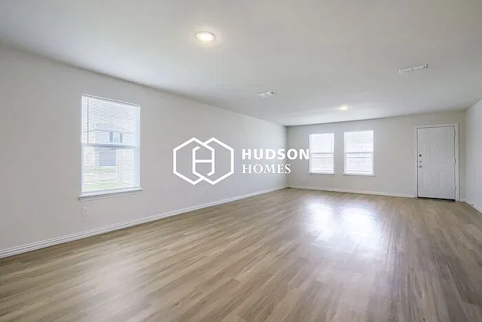 4 bed, 2.0 bath, 1788 sqft, $1,615 — Photo 2