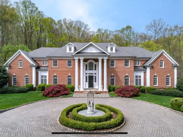 5 Cobblefield Dr, Mendham, NJ 07945