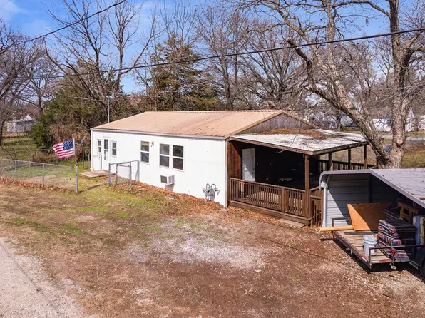 109 W Polk St, Coffeyville, KS 67337