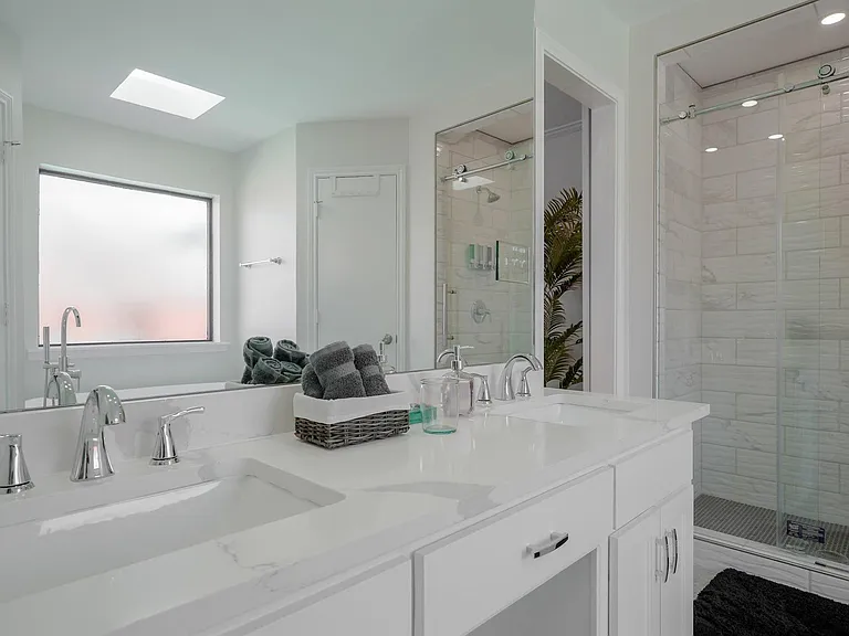 1613 E Spring Valley Rd — Photo 16
