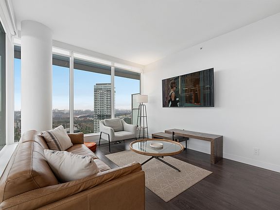 5th image of 567 Clarke Rd #3206