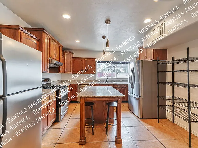 2250 E La Mirada St — Photo 14