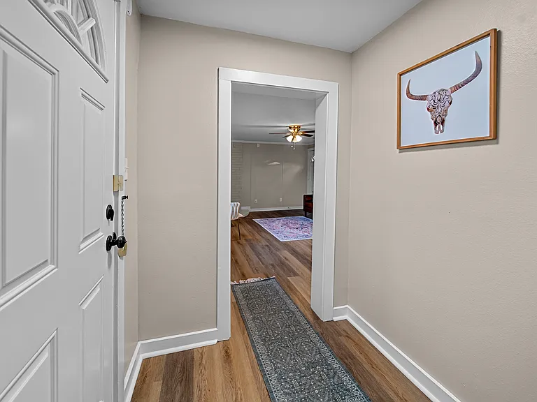510 Hogg St — Photo 15