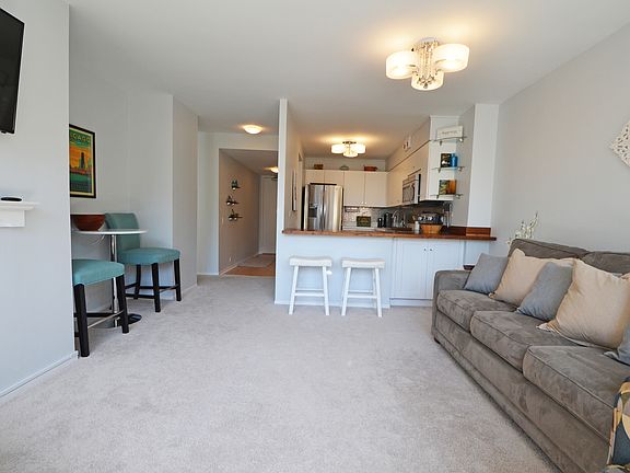 5th image of 405 N Wabash Ave Unit 1609