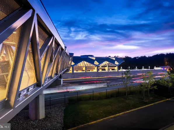 22115 Headwater Ter #100, Ashburn, VA 20148