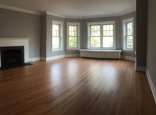 1110 Austin St #2, Evanston, IL 60202