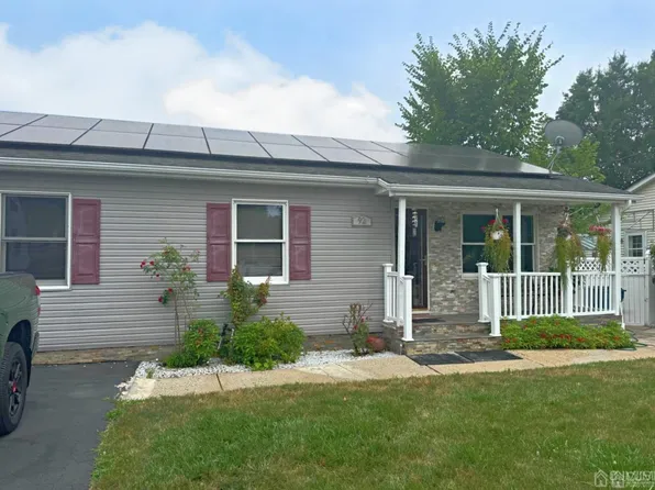 92 Spruce St, Somerset, NJ 08873