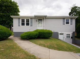 217 Field St, Fall River, MA 02721