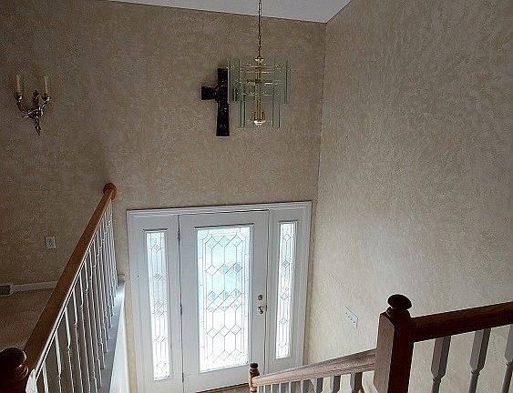 4th image of 3241 Saint Charles Dr