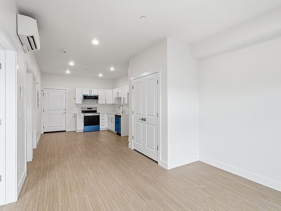 4th image of 2085 N Main St #201
