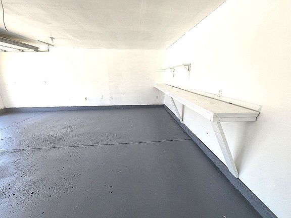 4th image of 5965 Deer Park Pl