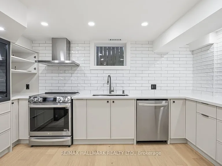 1885 Kingston Rd #BASEMENT — Photo 2