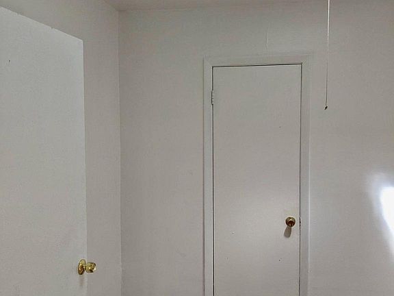 5th image of 2516 Lauretta Ave