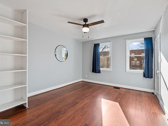 4th image of 2905 Yorkway