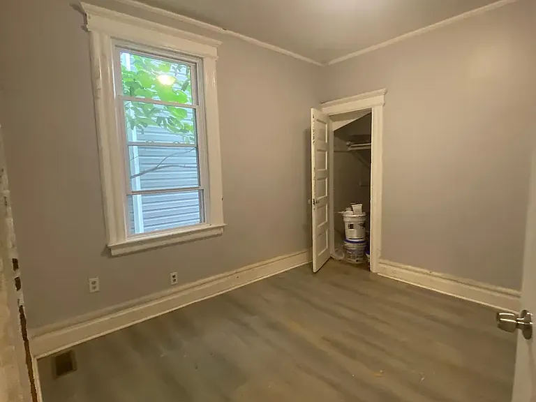 35 Seymour Ave #5C — Photo 4