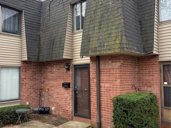 216 Moore Rd, Avon Lake, OH 44012