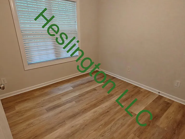 205 Sir William Ln — Photo 12
