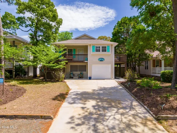 222 NE 36th Street, Oak Island, NC 28465