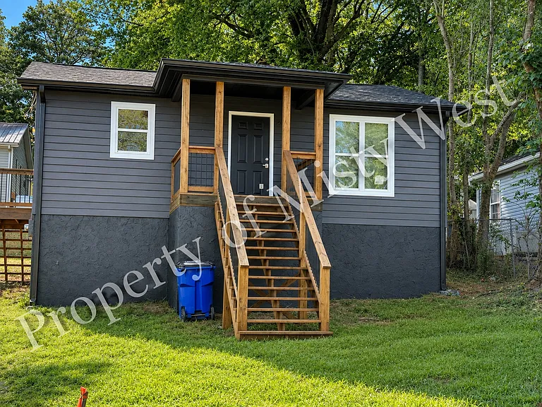 286 Gaut St NE — Photo 1