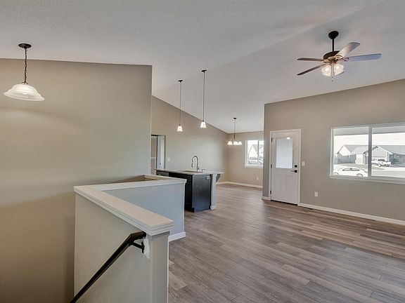 3rd image of 5263 N Rock Spring St