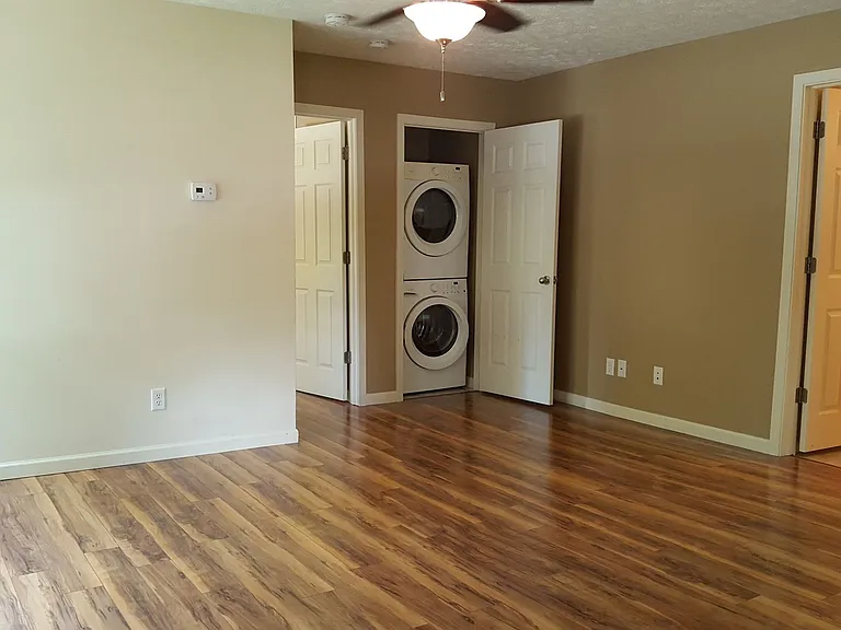 416 N Lincoln St — Photo 1