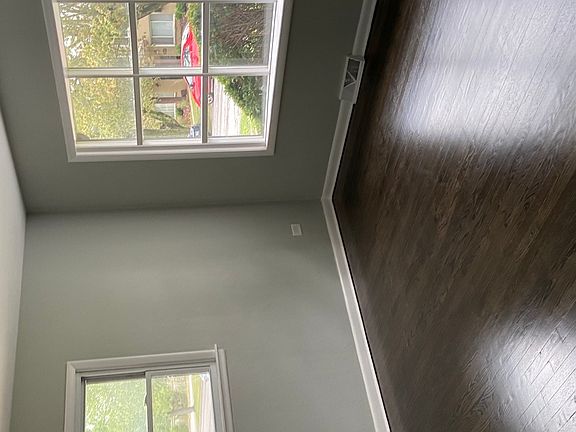 4th image of 18515 Oakwood Ave